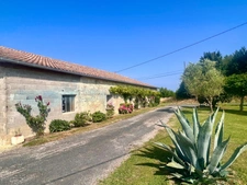 Ancien corps de ferme à vendre à Lougratte – 2 logements – dépendances – 1 hectare