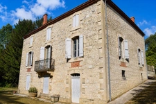 Propriété de caractère en pierre avec dépendances – Dolmayrac