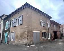 Casseneuil (47) - Maison de village rénovée avec potentiel 