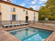 Propriété avec gîte de groupe, piscine et 1,4 hectare de terrain PINEL HAUTERIVE (47)
