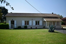 Lougratte (47 )Ancien corps de ferme – 2 logements – 1,22 ha – 600 m² de dépendances