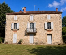 Propriété de caractère en pierre avec dépendances – Dolmayrac