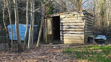 TERRAIN DE LOISIR AVEC CABANON + CHENIL 10 BOXES