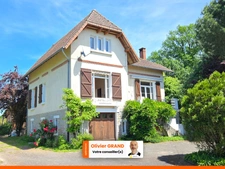 Maison de Maitre à rénover avec Jardin et Dépendances - Centre-bourg - Proche commodités