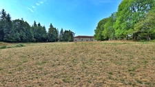 GRANGE 2 PIECES + TERRAIN AGRICOLE ~ 1.4Ha AVEC PECHERIE - ENVIRONNEMENT CALME ET CAMPAGNE
