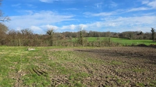 TERRAIN PLAT - CALME - ENVIRONNEMENT CAMPAGNE