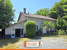 MAISON DE VILLAGE - CALME - ENVIRONNEMENT CAMPAGNE