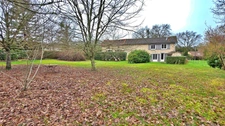 MAISON EN PIERRE AVEC GRANGE ET JARDIN - CALME ET CAMPAGNE