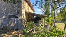 GRANGE 2 PIECES + TERRAIN AGRICOLE ~ 1.4Ha AVEC PECHERIE - ENVIRONNEMENT CALME ET CAMPAGNE