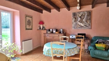 MAISON EN PIERRE AVEC GRANGE ET JARDIN - CALME ET CAMPAGNE