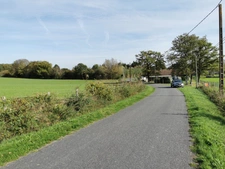 TERRAIN 2379M² - PROCHE SAINT-JUNIEN - ENVIRONNEMENT CALME ET CAMPAGNE