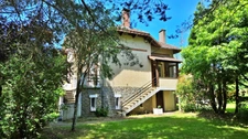 Maison de Maitre à rénover avec Jardin et Dépendances - Centre-bourg - Proche commodités