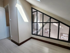 LOCATION MAISON MEUBLEE - GARAGE - TERRASSE - PROCHE TOUTES COMMODITES