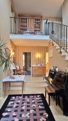 Grande maison Familiale avec Garage et Jardin - Proche Centre-bourg et Commodités 