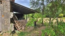 GRANGE 2 PIECES + TERRAIN AGRICOLE ~ 1.4Ha AVEC PECHERIE - ENVIRONNEMENT CALME ET CAMPAGNE