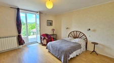 Maison Familiale de 9 chambres avec Grange et Jardin - Centre-Bourg - Calme et Tranquilité
