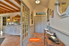 Maison traditionnelle 4 chambres, piscine et garage double en secteur résidentiel