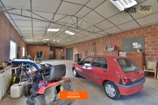 Maison 3 chambres et immense garage
