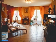 Dpt Orne (61), à vendre FLERS Beau pavillon de 136 m² avec terrain arboré de 1 271,00 m² 