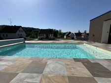 BETTENDORF, 2min de HIRSINGUE, Villa d'architecte, 222m² habitable (+400m² surface totale), suite parentale, piscine chauffée, pool house, jacuzzi, 14.87ares. Prestations et matériaux Premium.