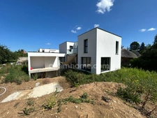 HESINGUE, Villa de 2024, en impasse, 261m² surface totale (173m² habitable), 9.80ares, suite parentale, sous-sol XXL, classe énergie A. Top situation!