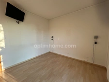 VILLAGE-NEUF, quartier résidentiel en impasse, joli appartement 2pièces de 51.60m², balcon, cave. Top emplacement!
