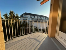 VILLAGE-NEUF, quartier résidentiel en impasse, joli appartement 2pièces de 51.60m², balcon, cave. Top emplacement!