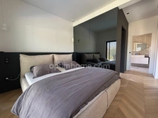 BRUNSTATT, sur les hauteurs, Splendide Villa d'architecte de 190m², 6.50ares, prestation haut de gamme (béton ciré, parquet massif, climatisation, piscine à débordement etc...) Top emplacement!