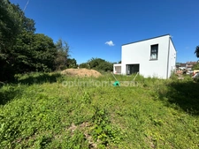 HESINGUE, Villa de 2024, en impasse, 261m² surface totale (173m² habitable), 9.80ares, suite parentale, sous-sol XXL, classe énergie A. Top situation!