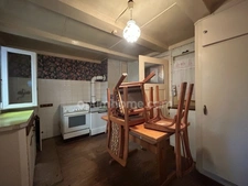 VIEUX-FERRETTE, propriété composé de 2maisons, dont une louée, sur plus de 17ares. Enorme potentiel. Emplacement magnifique!