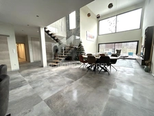 BETTENDORF, 2min de HIRSINGUE, Villa d'architecte, 222m² habitable (+400m² surface totale), suite parentale, piscine chauffée, pool house, jacuzzi, 14.87ares. Prestations et matériaux Premium.