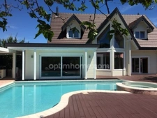HAGENTHAL LE HAUT, 4Km frontière, Villa Haut de gamme, 289.6m² (353m² surface totale), volume exceptionnelle, espace Wellness 5étoiles, piscine extérieure chauffée, cuisine d'été. Top situation! 