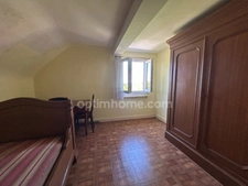 VIEUX-FERRETTE, propriété composé de 2maisons, dont une louée, sur plus de 17ares. Enorme potentiel. Emplacement magnifique!