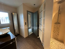 HIRSINGUE, jolie maison mitoyenne, 61m², 2chambres, sous-sol, jardin privatif, grand garage, pompe à chaleur, aucun travaux.