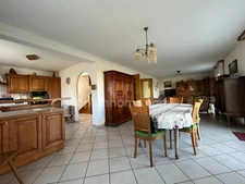 LEYMEN, 10min station Tram, très belle maison de 135m², 5.41ares arborés et paysagés, 3chambres, pompe à chaleur, belles prestations. Quartier résidentiel, top situation!