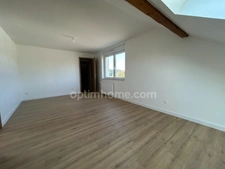 BUSCHWILLER, quartier résidentiel, superbe maison familiale entièrement rénovée en 2024, 186m², 5chambres, 2salles de bains, 7ares, panneau photovoltaique, classe énergie B. Top emplacement.