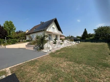 RANTZWILLER, 5min de SIERENTZ, magnifique Villa familiale 189m², 4chambres, 2salles de bains, 12ares, prestation haut de gamme, climatisation, panneau solaire etc... Cadre idyllique. Top emplacement!