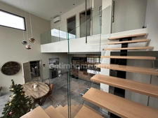 BETTENDORF, 2min de HIRSINGUE, Villa d'architecte, 222m² habitable (+400m² surface totale), suite parentale, piscine chauffée, pool house, jacuzzi, 14.87ares. Prestations et matériaux Premium.