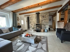 SAINT-LOUIS, 7min à pied frontière, jolie maison de ville de 139.64m² (100m² habitable), 3chambres, terrain de 3ares, terrasse, cuisine été, jardin, isolation extérieure. Top emplacement!