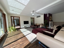 HAGENTHAL LE HAUT, 4Km frontière, Villa Haut de gamme, 289.6m² (353m² surface totale), volume exceptionnelle, espace Wellness 5étoiles, piscine extérieure chauffée, cuisine d'été. Top situation! 