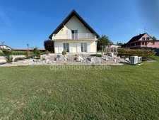 RANTZWILLER, 5min de SIERENTZ, magnifique Villa familiale 189m², 4chambres, 2salles de bains, 12ares, prestation haut de gamme, climatisation, panneau solaire etc... Cadre idyllique. Top emplacement!