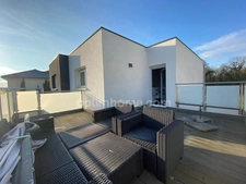 SAINT-LOUIS, 300m station bus pour Bâle, Splendide Villa de 2016, 136m² (+66m² de sous-sol chauffé!!), 8.80ares clos, arboré & paysagé. Vue forêt. Emplacement d'exception!