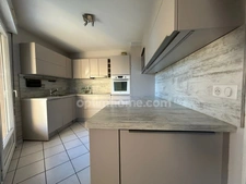 VILLAGE-NEUF, quartier résidentiel en impasse, joli appartement 2pièces de 51.60m², balcon, cave. Top emplacement!