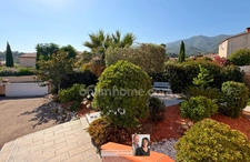 EXCLUSIVITE Montesquieu des Albères Villa récente de 4 faces de plain-pied avec piscine chauffée et Vue sur les Albères