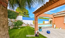 EXCLUSIVITE Montesquieu des Albères Villa récente de 4 faces de plain-pied avec piscine chauffée et Vue sur les Albères