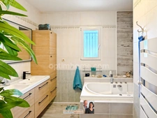 EXCLUSIVITE Montesquieu des Albères Villa récente de 4 faces de plain-pied avec piscine chauffée et Vue sur les Albères