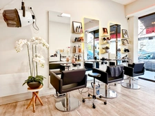 À VENDRE – SALON DE COIFFURE – BEL EMPLACEMENT  CENTRE-VILLE