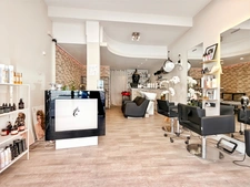 À VENDRE – SALON DE COIFFURE – BEL EMPLACEMENT  CENTRE-VILLE