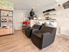 À VENDRE – SALON DE COIFFURE – BEL EMPLACEMENT  CENTRE-VILLE