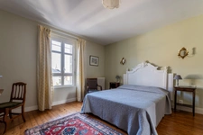 Saumur center - Character house of 346 m², 7 bedrooms, outbuildings and garden.